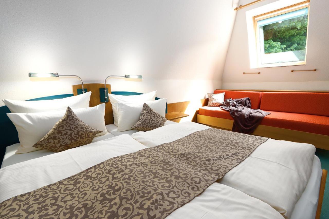 Parkhotel Flora บาดกรุนด์ ภายนอก รูปภาพ